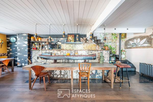 Duplex en dernier étage sur cour avec terrasse