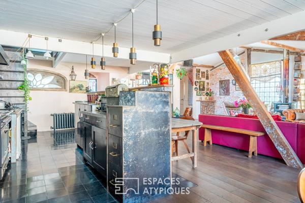 Duplex en dernier étage sur cour avec terrasse