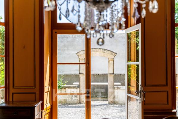 Dijon. Ancien couvent du XVII ème siècle restauré en maison familiale bourgeoise