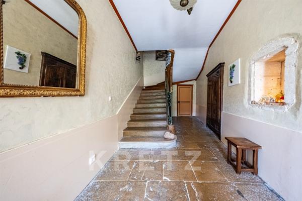 Dijon. Ancien couvent du XVII ème siècle restauré en maison familiale bourgeoise
