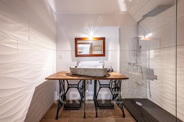 Dijon. Ancien couvent du XVII ème siècle restauré en maison familiale bourgeoise