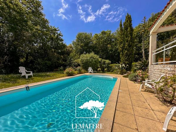 Maison confortable dans un environnement calme et boisé