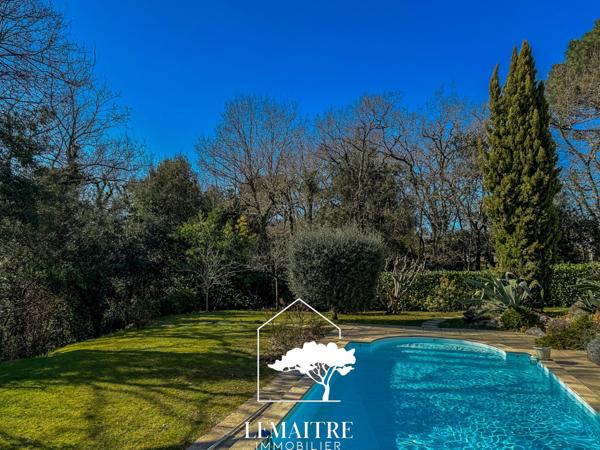 Maison confortable dans un environnement calme et boisé