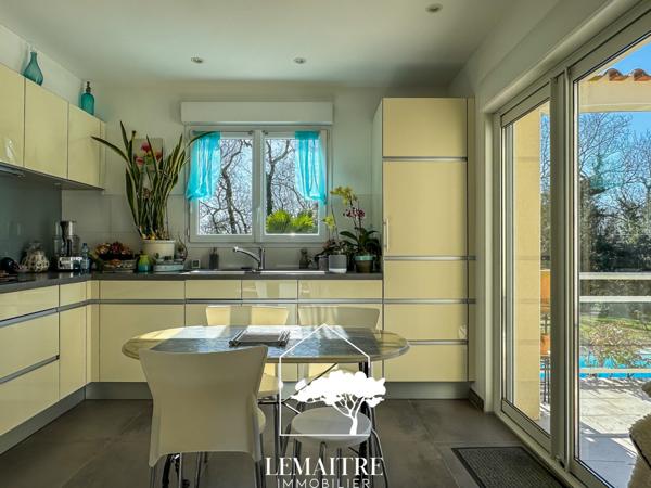 Maison confortable dans un environnement calme et boisé