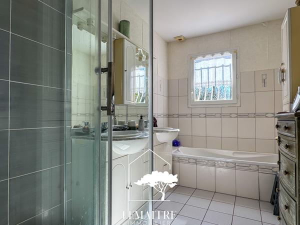 Maison confortable dans un environnement calme et boisé