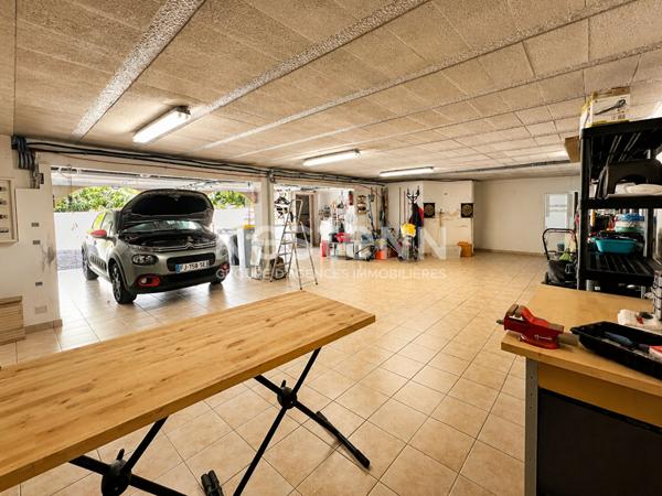 Villa Saint Raphael 5 pièces 200 m2 disposant d' un garage pour 4 voitures