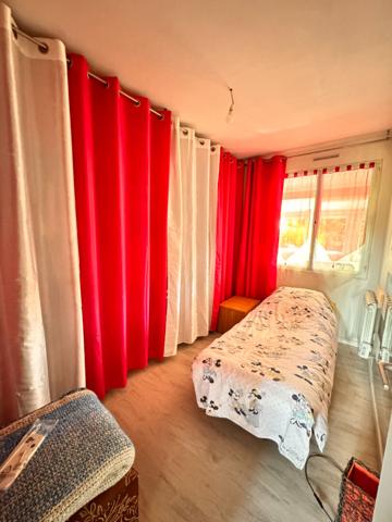 NOAILLES MAISON PLAIN-PIED SEJOUR DOUBLE 7 PIECES CHAMBRES GARAGE JARDIN