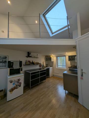 Appartement meublé dernier étage centre ville