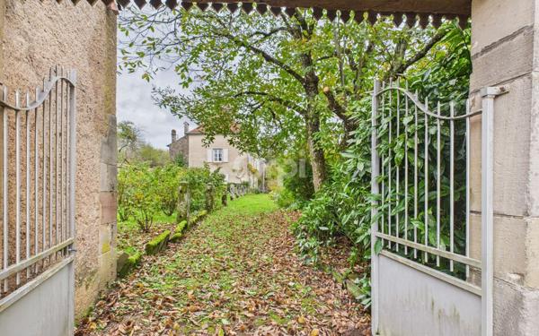 Maison à vendre    5 pièces •  Conflans-sur-Lanterne