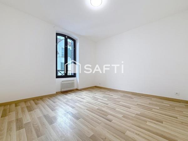 .Maison de ville renovée au coeur de Souppes sur Loing