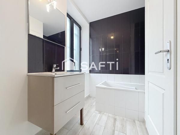 .Maison de ville renovée au coeur de Souppes sur Loing