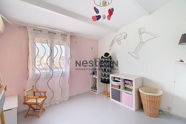 Maison à Rognac 4 chambres dont une en rdc avec jardin terrasse et piscine