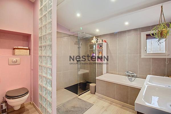 Maison à Rognac 4 chambres dont une en rdc avec jardin terrasse et piscine