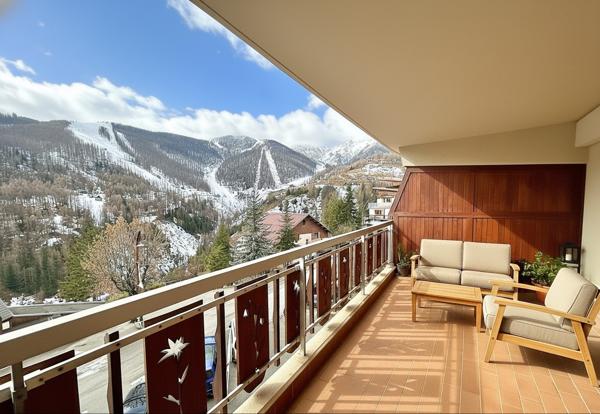 Appartement
         2 pièces
        - 41 m² 318 000 € *