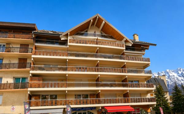 Appartement
         2 pièces
        - 41 m² 318 000 € *
