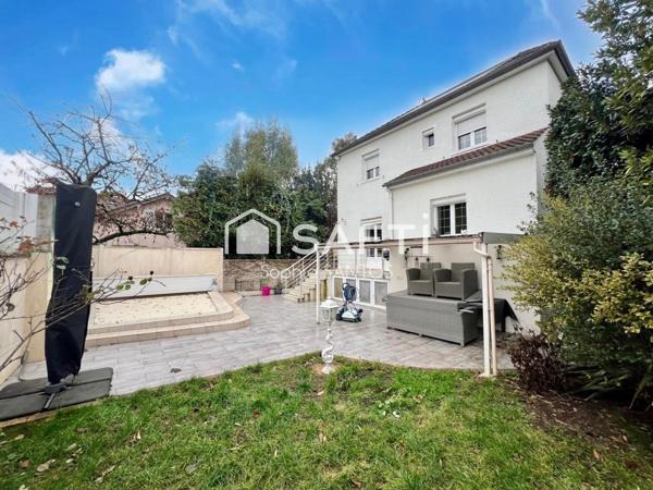 MAISON 175 M2 - 6 PIECES - AVEC PISCINE CHAUFFEE