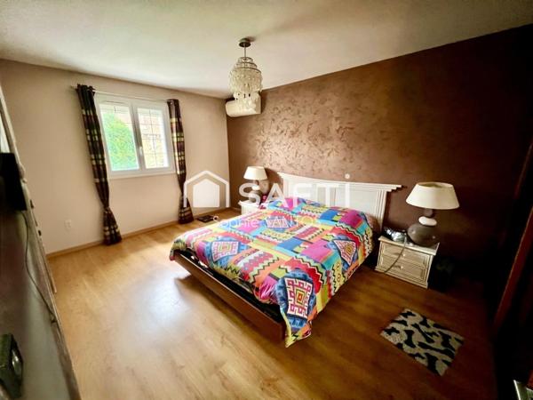 MAISON 175 M2 - 6 PIECES - AVEC PISCINE CHAUFFEE