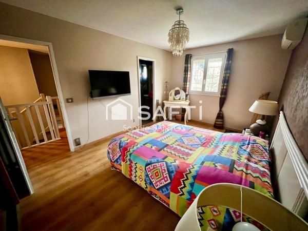 MAISON 175 M2 - 6 PIECES - AVEC PISCINE CHAUFFEE