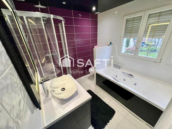 MAISON 175 M2 - 6 PIECES - AVEC PISCINE CHAUFFEE