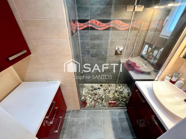 MAISON 175 M2 - 6 PIECES - AVEC PISCINE CHAUFFEE