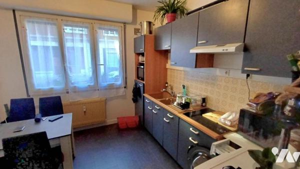 CENTRE VILLE : STUDIO de 44 m² en RDC loué 