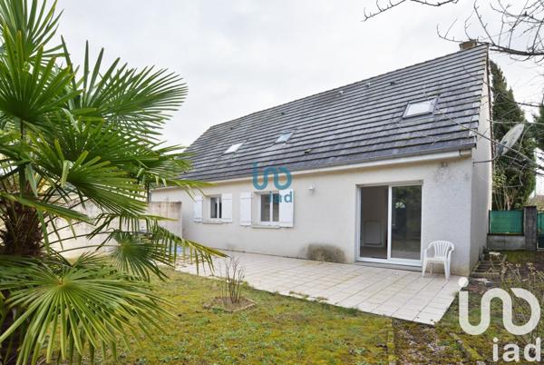Pavillon 6 pièces de 136 m² à Vaux-le-Pénil (77000)