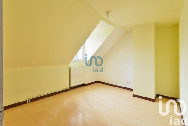 Pavillon 6 pièces de 136 m² à Vaux-le-Pénil (77000)