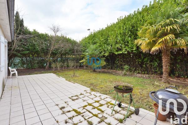 Pavillon 6 pièces de 136 m² à Vaux-le-Pénil (77000)