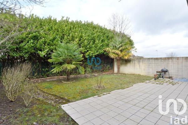Pavillon 6 pièces de 136 m² à Vaux-le-Pénil (77000)