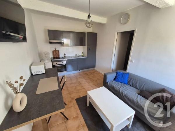 Immeuble à vendre  73 m 2   VAUVERT  - 30