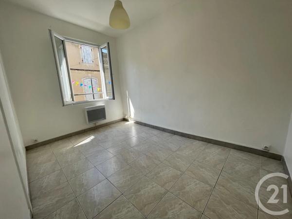 Immeuble à vendre  73 m 2   VAUVERT  - 30