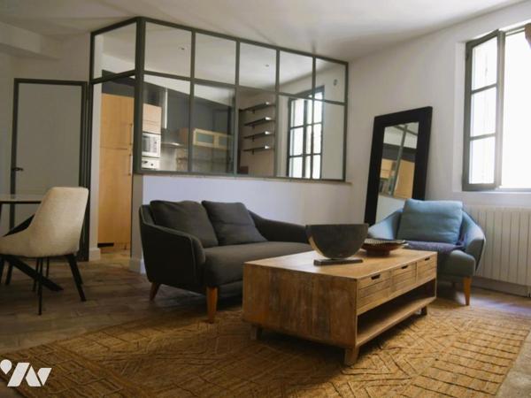 Maison de ville avec terrasse et garage au coeur d'Uzès