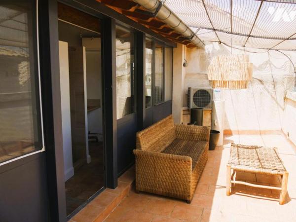 Maison de ville avec terrasse et garage au coeur d'Uzès