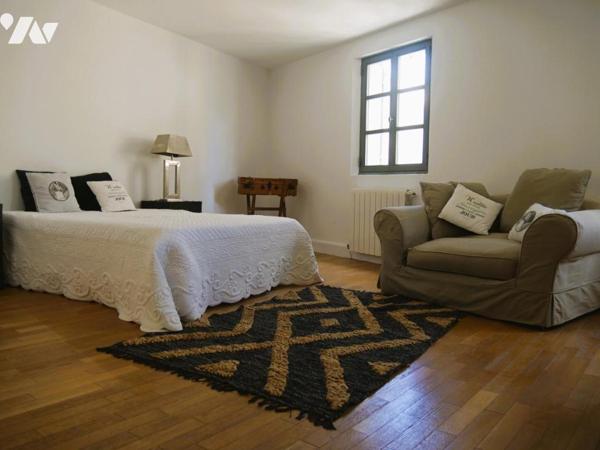 Maison de ville avec terrasse et garage au coeur d'Uzès