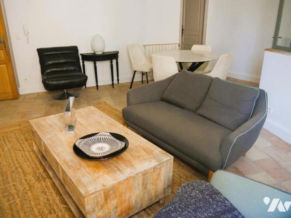 Maison de ville avec terrasse et garage au coeur d'Uzès