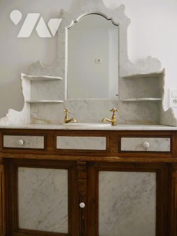 Maison de ville avec terrasse et garage au coeur d'Uzès