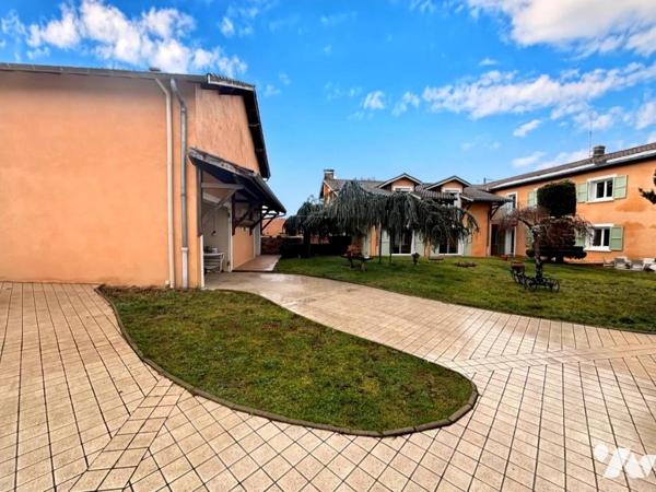 Propriété de caractère à TOUSSIEUX (01600)