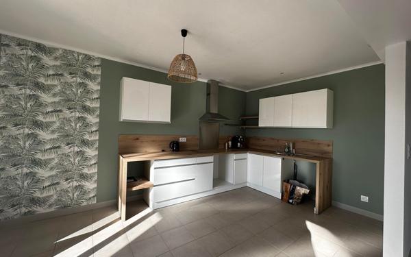 Maison à louer    4 pièces •  Laurac-en-Vivarais