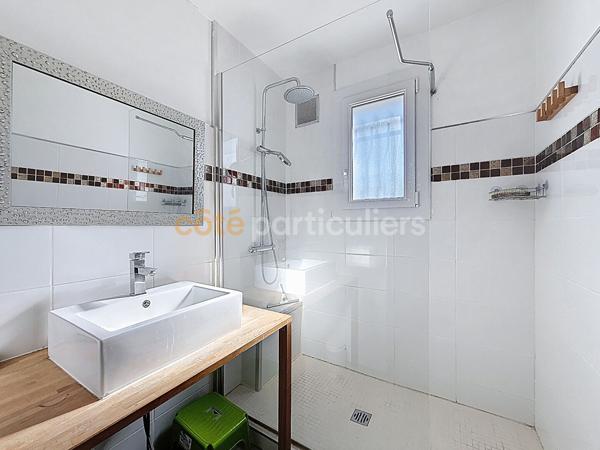Vente
                Maison88 m² - 4 Pièces -
                    SAINT PIERRE D OLERON (17310)