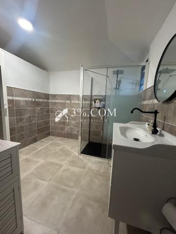 Maison
                                                                                                                                                                                                                                                                                                                        6 pièce(s)                                                                                                                                                                                                          3 chambre(s)                                                                                                                                                                                                          70  m²