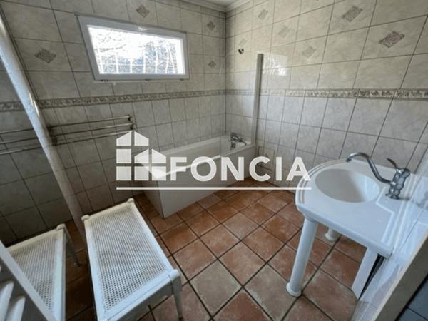 Location Maison 4 pièces 103.19 m² - FAUBOURG DE LA LIBERTE Eyguieres 13430