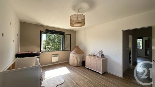 Maison à vendre  4 pièces - 117,27 m 2   UZES  - 30