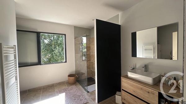 Maison à vendre  4 pièces - 117,27 m 2   UZES  - 30