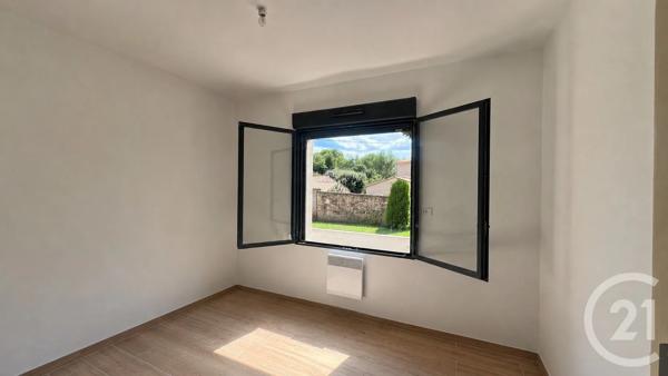 Maison à vendre  4 pièces - 117,27 m 2   UZES  - 30