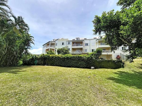 BEL APPARTEMENT AVEC VUE MER