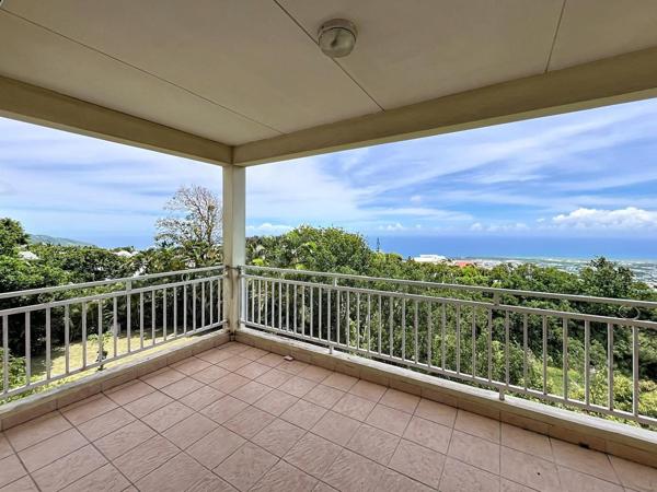 BEL APPARTEMENT AVEC VUE MER