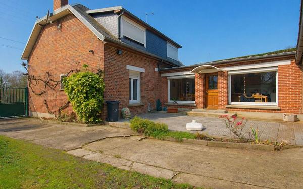 Maison à vendre    7 pièces •  Roye