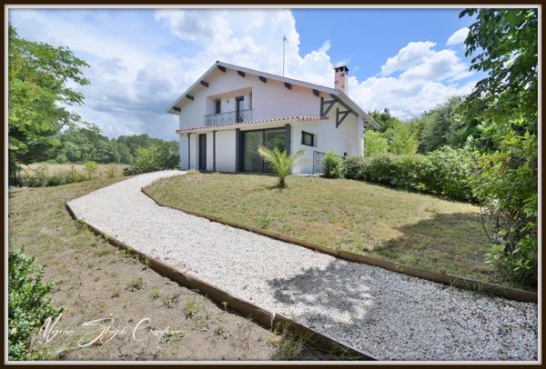 Dpt Landes (40), à vendre MOLIETS ET MAA maison P7 de 185 m² rénovée.