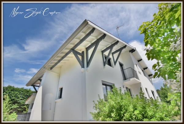 Dpt Landes (40), à vendre MOLIETS ET MAA maison P7 de 185 m² rénovée.