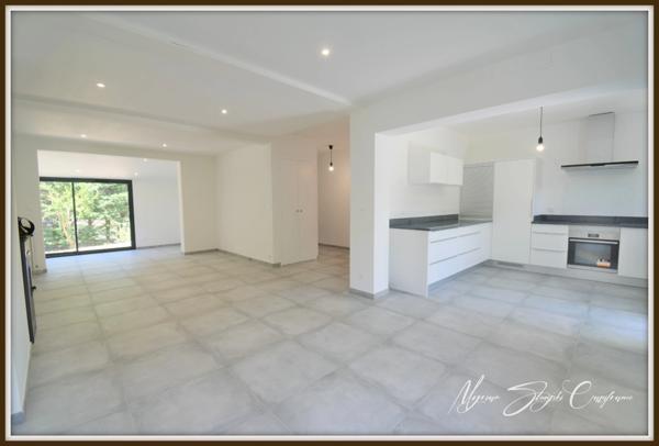 Dpt Landes (40), à vendre MOLIETS ET MAA maison P7 de 185 m² rénovée.